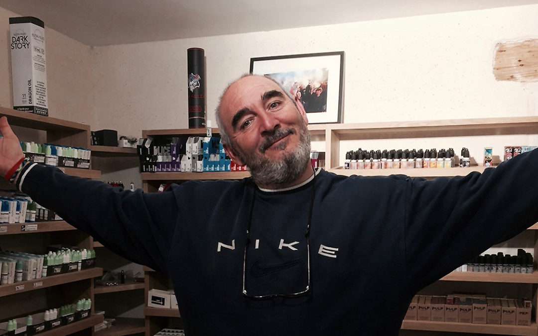 Roberto a ouvert sa boutique de vape après un infarctus
